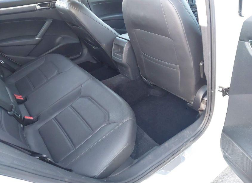 Photo 8 of 2017 Volkswagen Passat 1.8T R-LINE (VIN 1VWDT7A34HC070702)