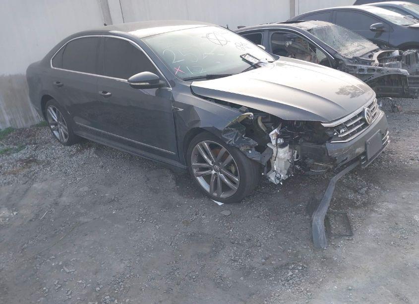 2017 Volkswagen Passat 1.8T R-LINE (VIN 1VWDT7A34HC084521) main photo