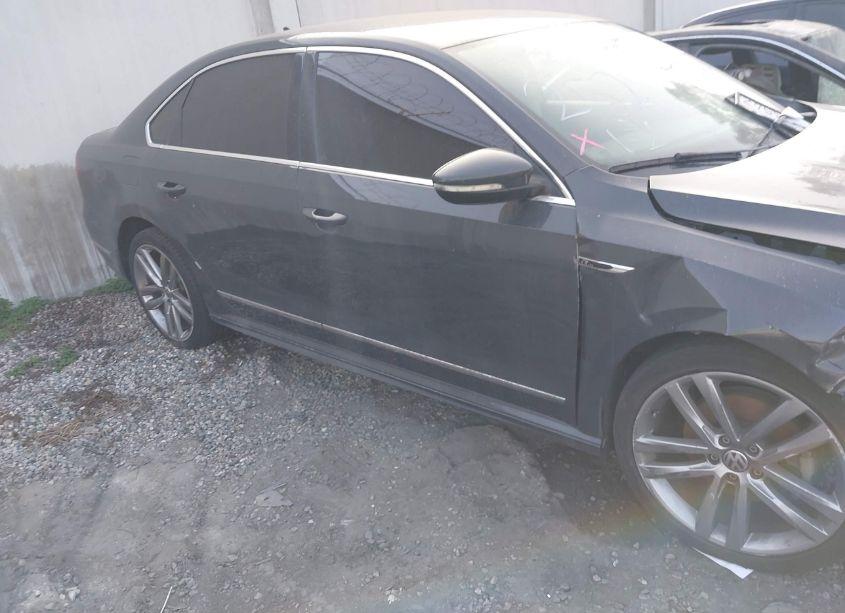 Photo 14 of 2017 Volkswagen Passat 1.8T R-LINE (VIN 1VWDT7A34HC084521)