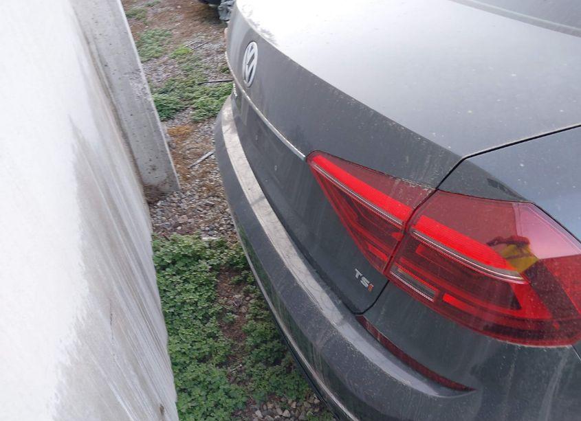 Photo 17 of 2017 Volkswagen Passat 1.8T R-LINE (VIN 1VWDT7A34HC084521)