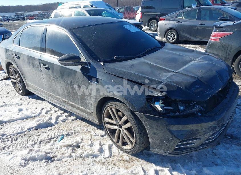 2017 Volkswagen Passat 1.8T R-LINE (VIN 1VWDT7A35HC002649) main photo