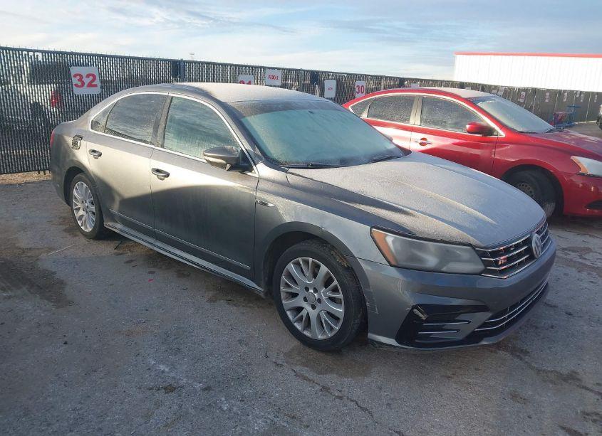 2017 Volkswagen Passat 1.8T R-LINE (VIN 1VWDT7A35HC049387) main photo