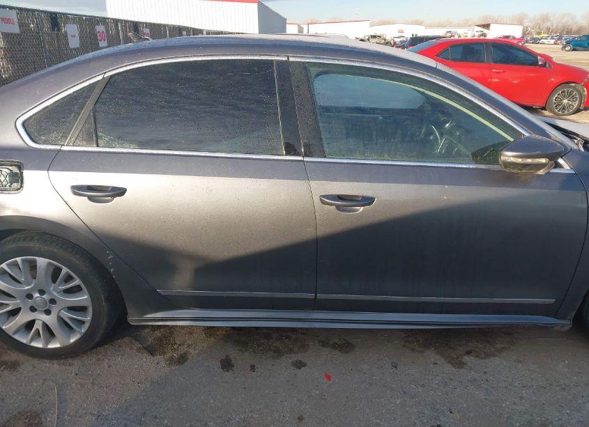 Photo 13 of 2017 Volkswagen Passat 1.8T R-LINE (VIN 1VWDT7A35HC049387)