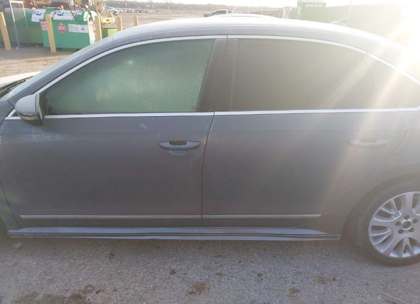 Photo 14 of 2017 Volkswagen Passat 1.8T R-LINE (VIN 1VWDT7A35HC049387)