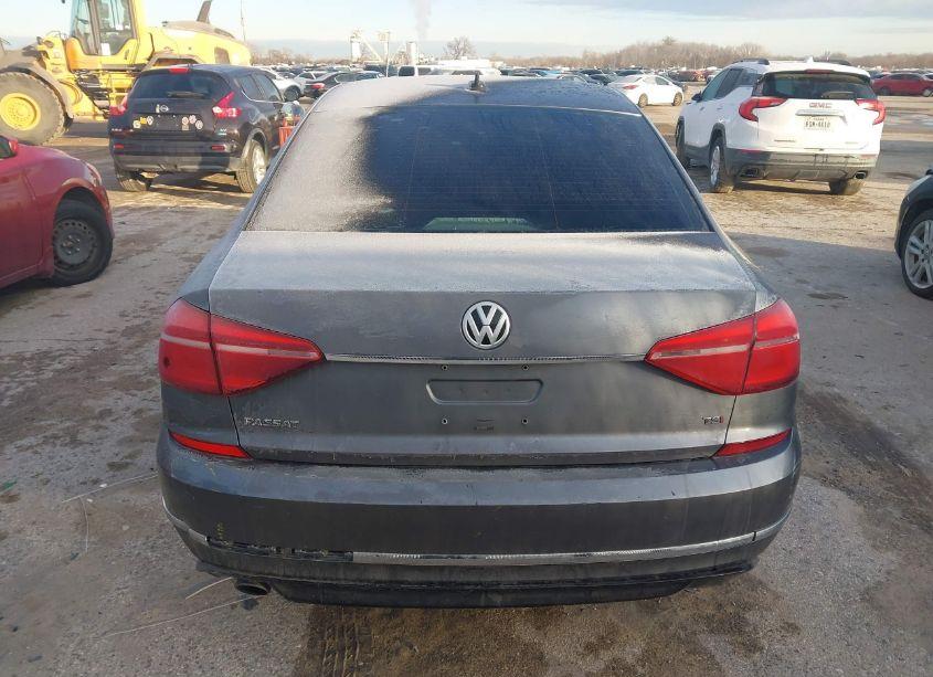 Photo 16 of 2017 Volkswagen Passat 1.8T R-LINE (VIN 1VWDT7A35HC049387)