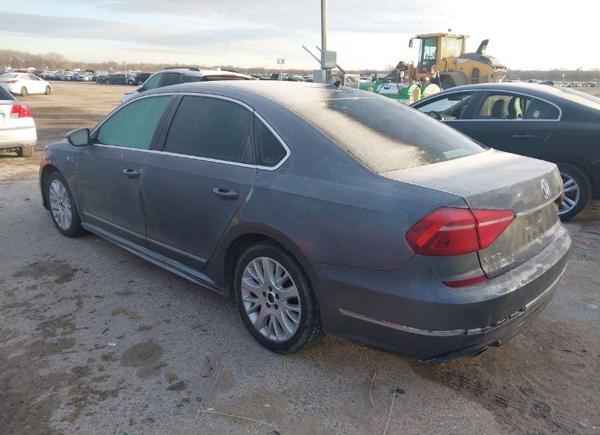 Photo 3 of 2017 Volkswagen Passat 1.8T R-LINE (VIN 1VWDT7A35HC049387)