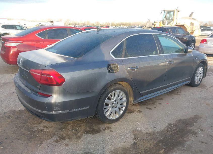 Photo 4 of 2017 Volkswagen Passat 1.8T R-LINE (VIN 1VWDT7A35HC049387)