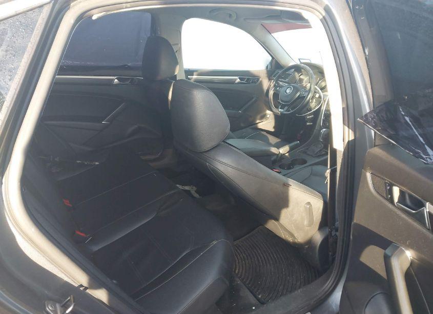 Photo 8 of 2017 Volkswagen Passat 1.8T R-LINE (VIN 1VWDT7A35HC049387)