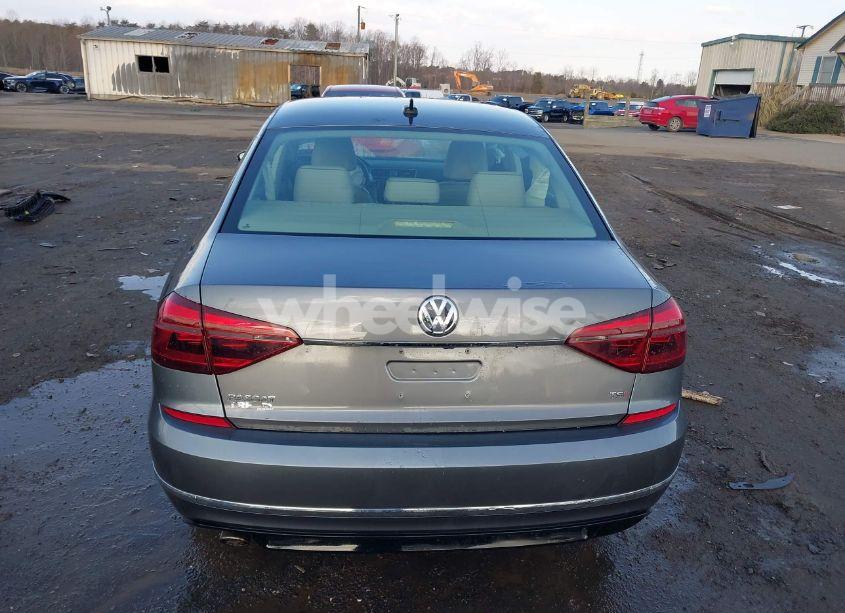 Photo 16 of 2017 Volkswagen Passat 1.8T R-LINE (VIN 1VWDT7A35HC052662)