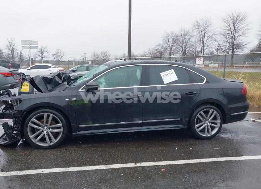 Photo 14 of 2017 Volkswagen Passat 1.8T R-LINE (VIN 1VWDT7A35HC085189)