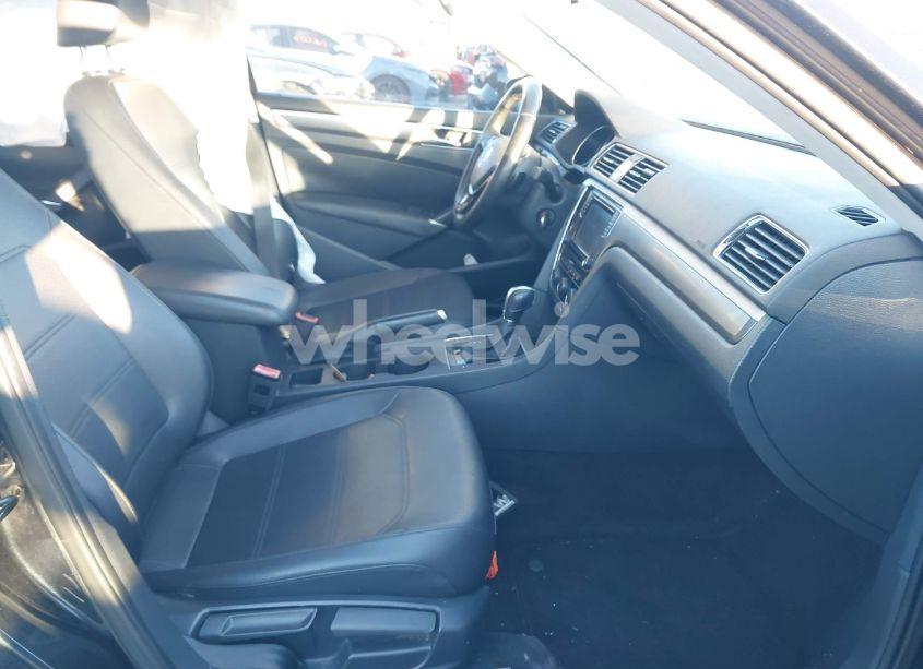 Photo 5 of 2017 Volkswagen Passat 1.8T R-LINE (VIN 1VWDT7A36HC012378)