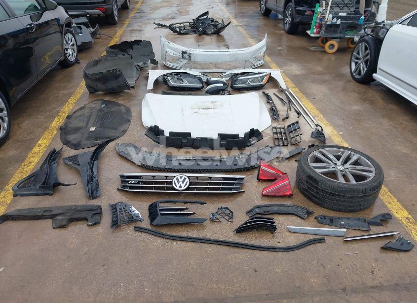 Photo 12 of 2017 Volkswagen Passat 1.8T R-LINE (VIN 1VWDT7A36HC020108)