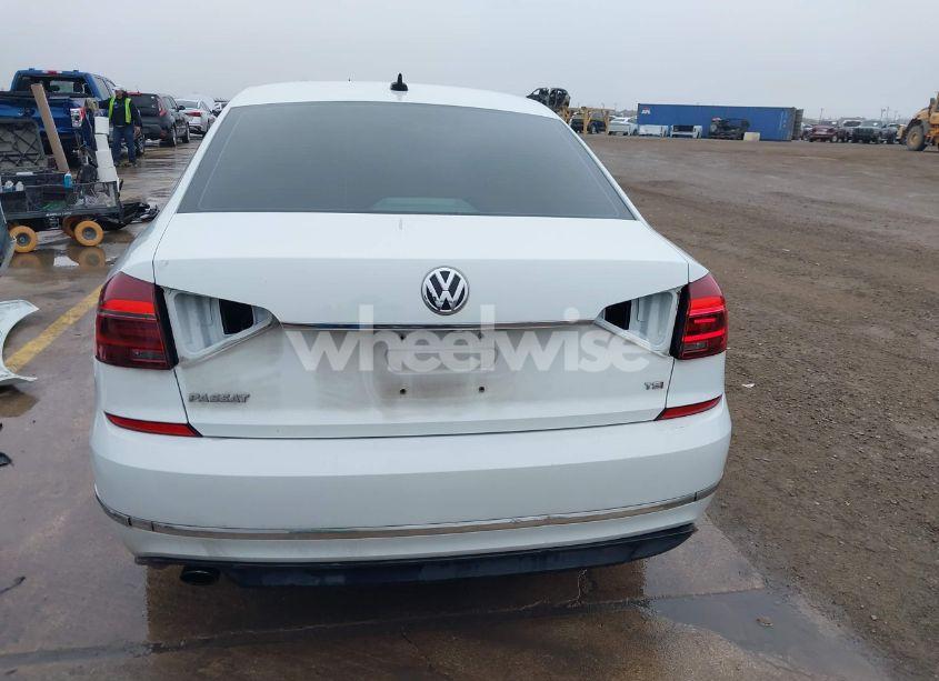 Photo 17 of 2017 Volkswagen Passat 1.8T R-LINE (VIN 1VWDT7A36HC020108)