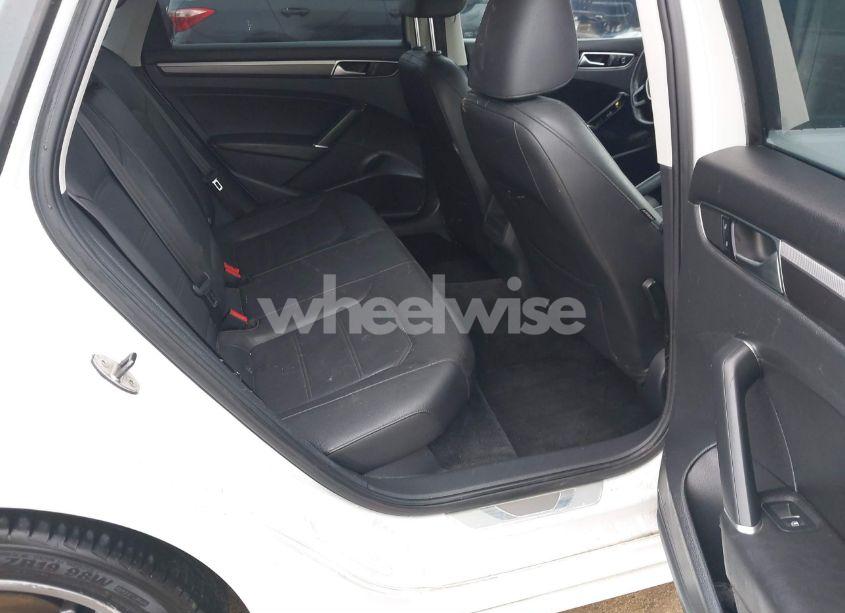 Photo 8 of 2017 Volkswagen Passat 1.8T R-LINE (VIN 1VWDT7A36HC020108)