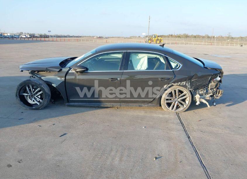 Photo 14 of 2017 Volkswagen Passat 1.8T R-LINE (VIN 1VWDT7A36HC043386)