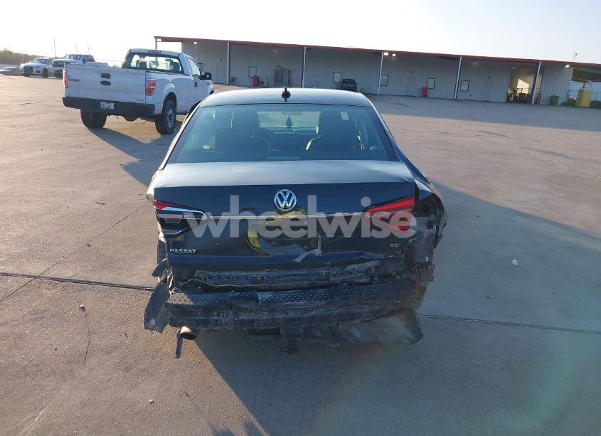Photo 16 of 2017 Volkswagen Passat 1.8T R-LINE (VIN 1VWDT7A36HC043386)