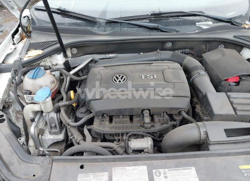 Photo 10 of 2017 Volkswagen Passat 1.8T R-LINE (VIN 1VWDT7A36HC048913)