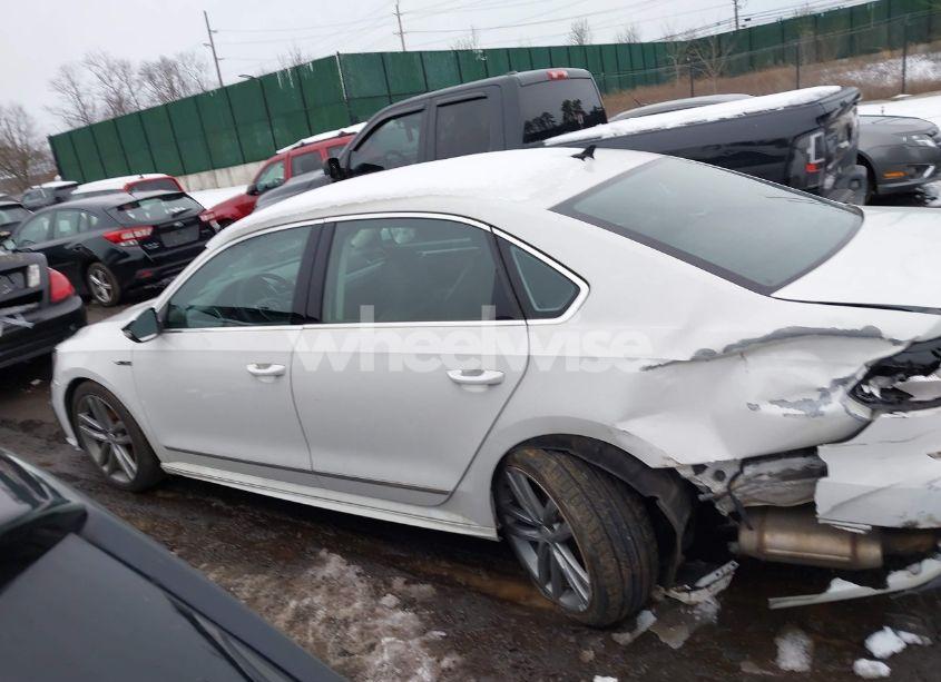 Photo 14 of 2017 Volkswagen Passat 1.8T R-LINE (VIN 1VWDT7A36HC048913)