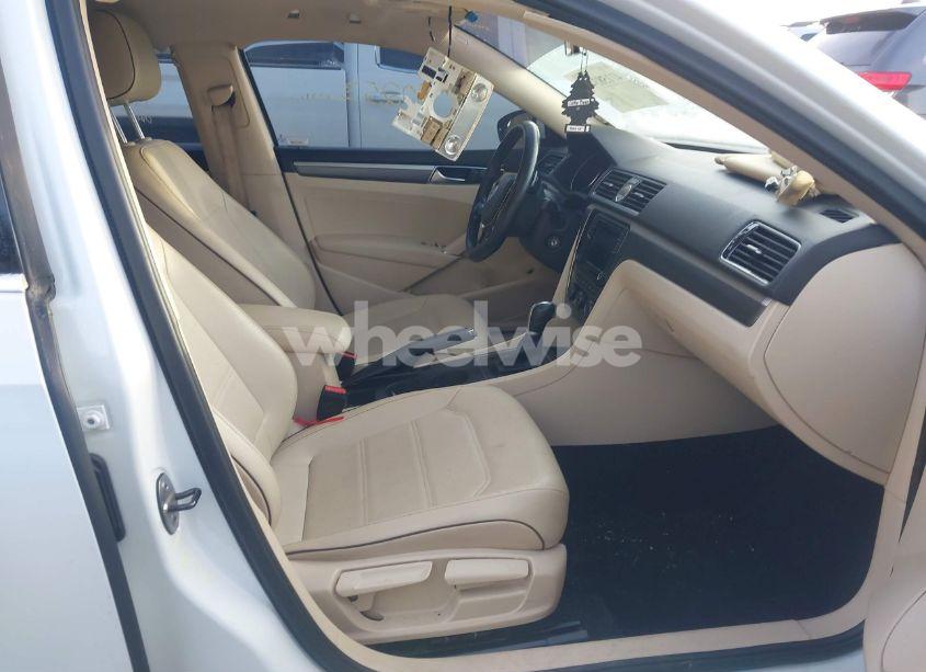 Photo 5 of 2017 Volkswagen Passat 1.8T R-LINE (VIN 1VWDT7A36HC068224)