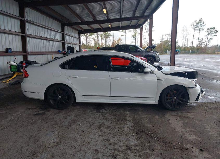 Photo 13 of 2017 Volkswagen Passat 1.8T R-LINE (VIN 1VWDT7A36HC076551)