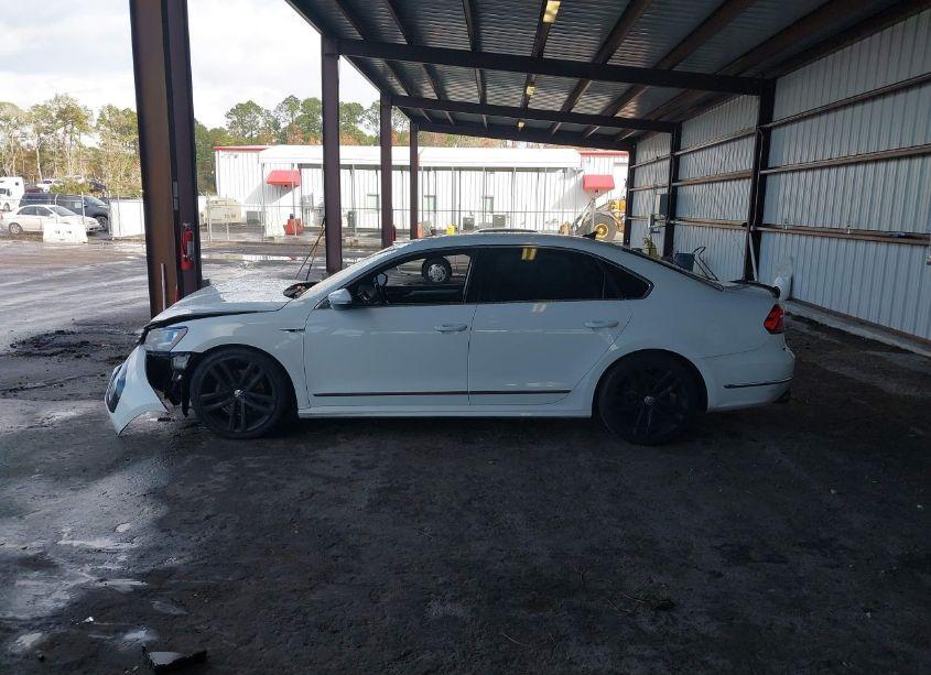 Photo 14 of 2017 Volkswagen Passat 1.8T R-LINE (VIN 1VWDT7A36HC076551)