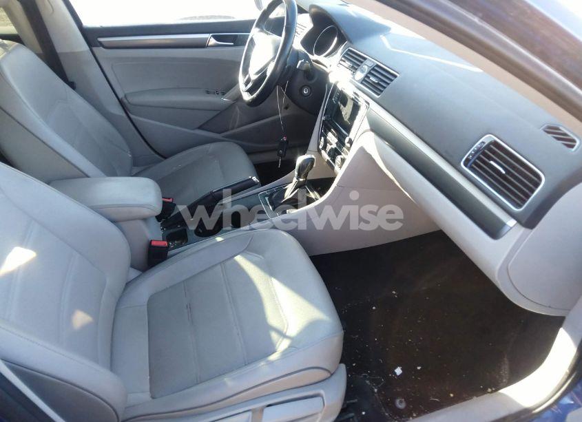 Photo 5 of 2017 Volkswagen Passat 1.8T R-LINE (VIN 1VWDT7A37HC008968)