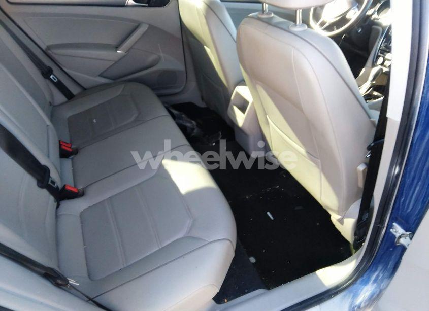 Photo 8 of 2017 Volkswagen Passat 1.8T R-LINE (VIN 1VWDT7A37HC008968)