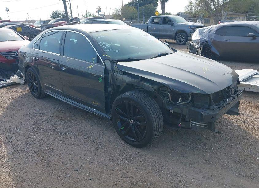 2017 Volkswagen Passat 1.8T R-LINE (VIN 1VWDT7A37HC065705) main photo