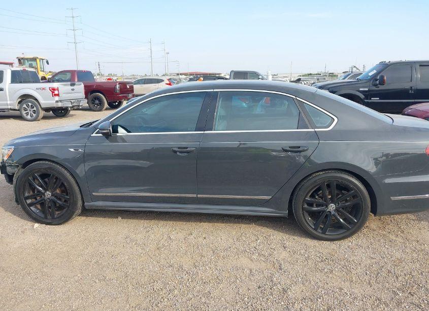Photo 15 of 2017 Volkswagen Passat 1.8T R-LINE (VIN 1VWDT7A37HC065705)