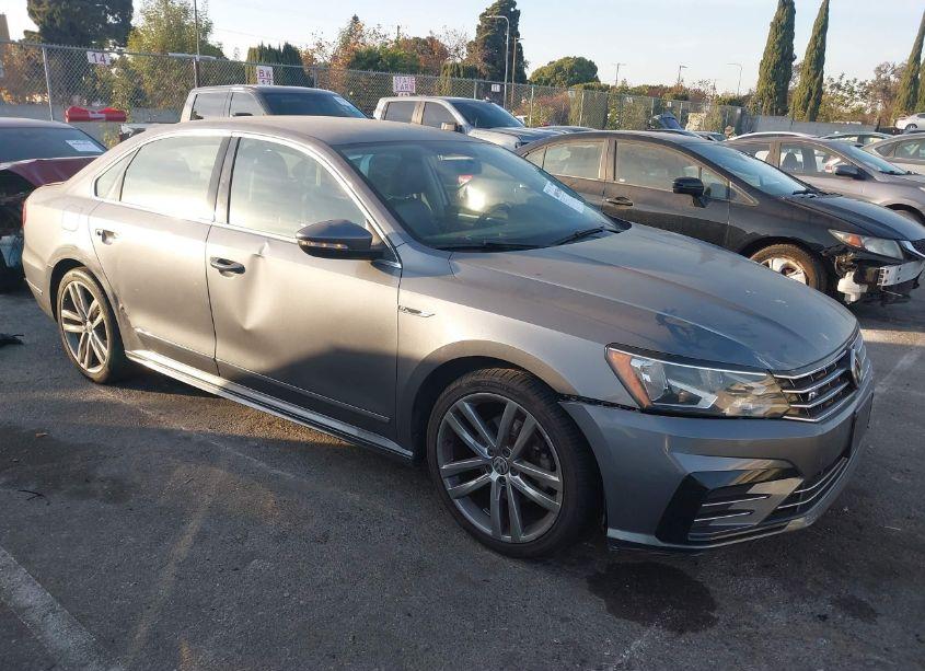 2017 Volkswagen Passat 1.8T R-LINE (VIN 1VWDT7A38HC026458) main photo