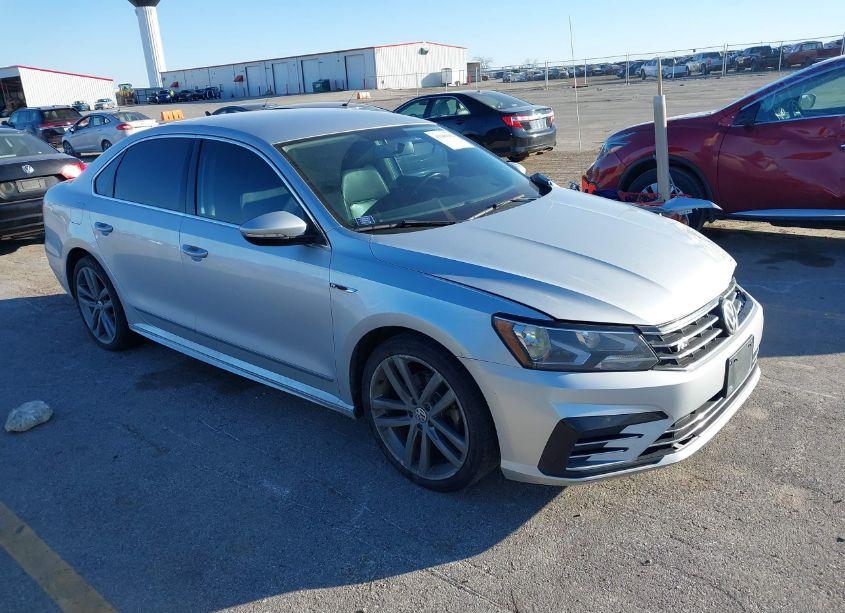 2017 Volkswagen Passat 1.8T R-LINE (VIN 1VWDT7A38HC055765) main photo