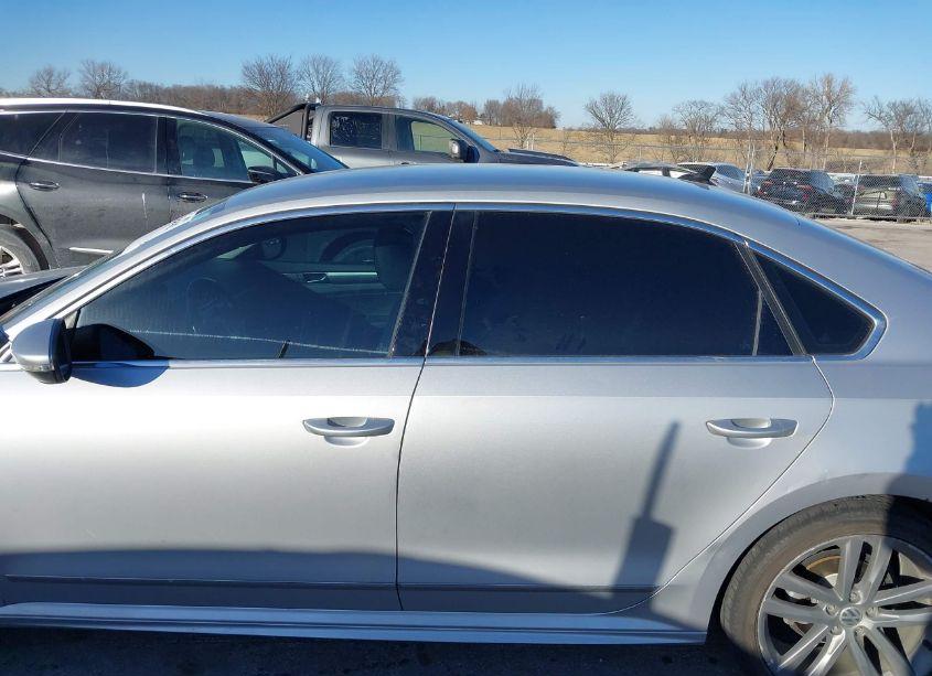 Photo 14 of 2017 Volkswagen Passat 1.8T R-LINE (VIN 1VWDT7A38HC055765)