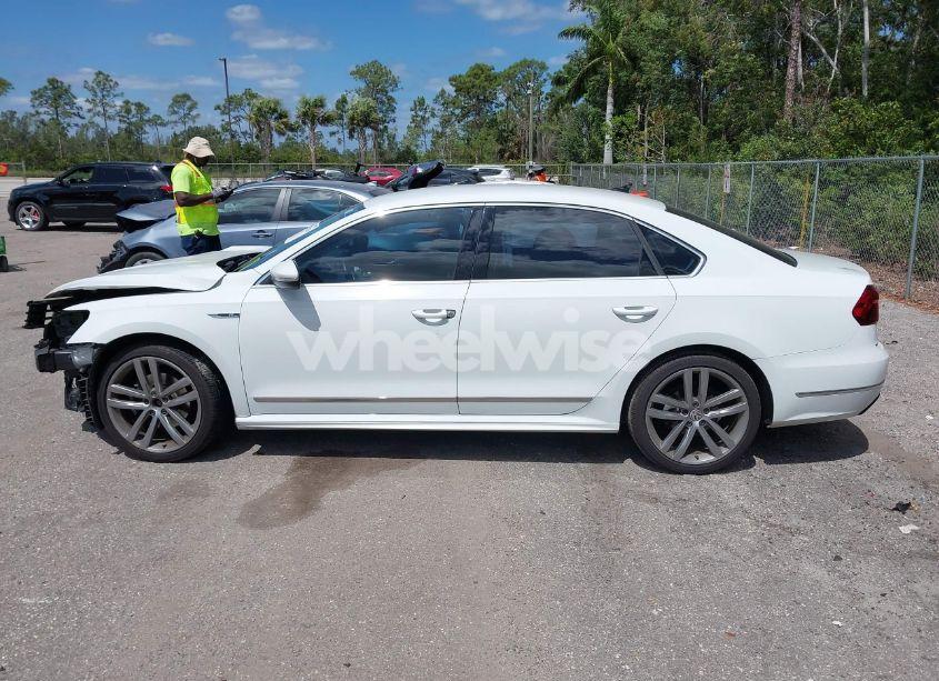 Photo 14 of 2017 Volkswagen Passat 1.8T R-LINE (VIN 1VWDT7A38HC065079)