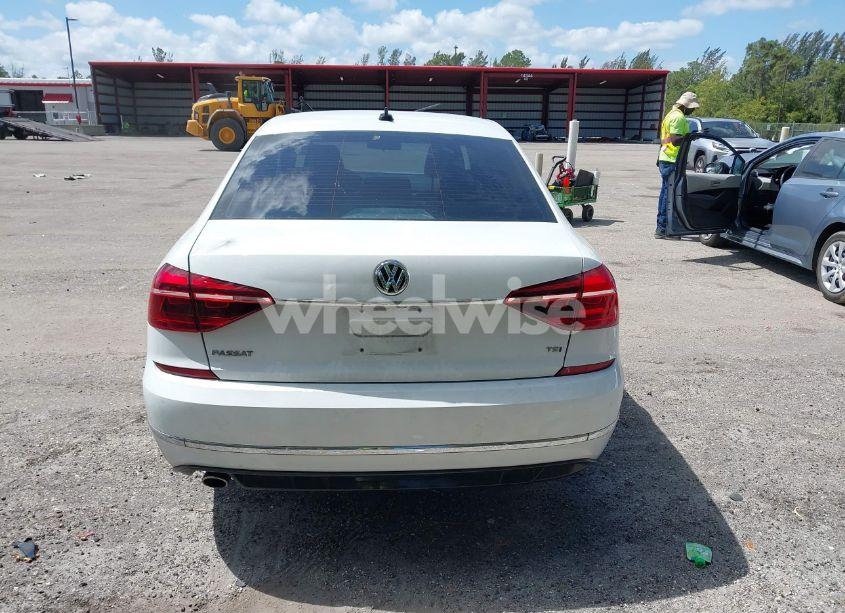 Photo 16 of 2017 Volkswagen Passat 1.8T R-LINE (VIN 1VWDT7A38HC065079)