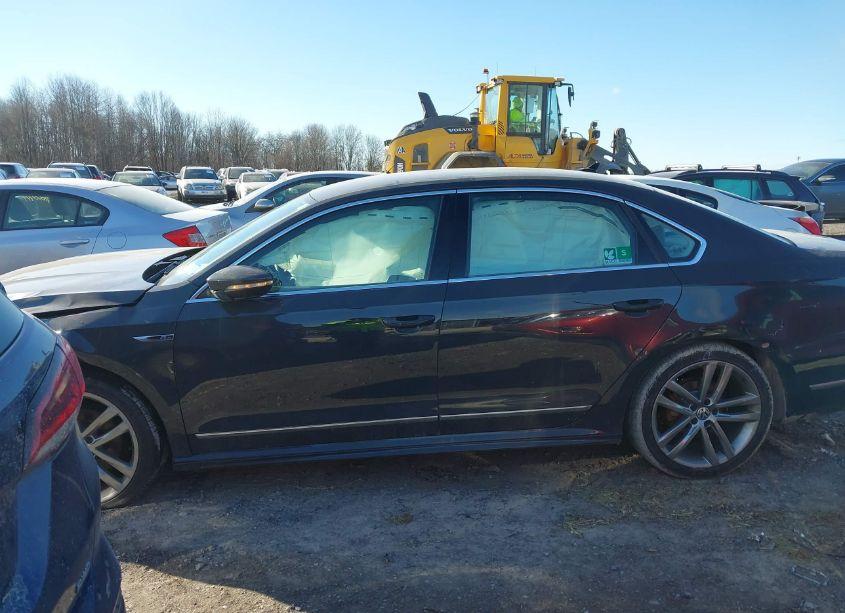 Photo 13 of 2017 Volkswagen Passat 1.8T R-LINE (VIN 1VWDT7A38HC082562)