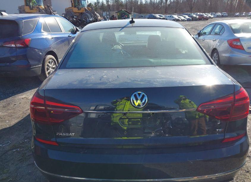 Photo 15 of 2017 Volkswagen Passat 1.8T R-LINE (VIN 1VWDT7A38HC082562)