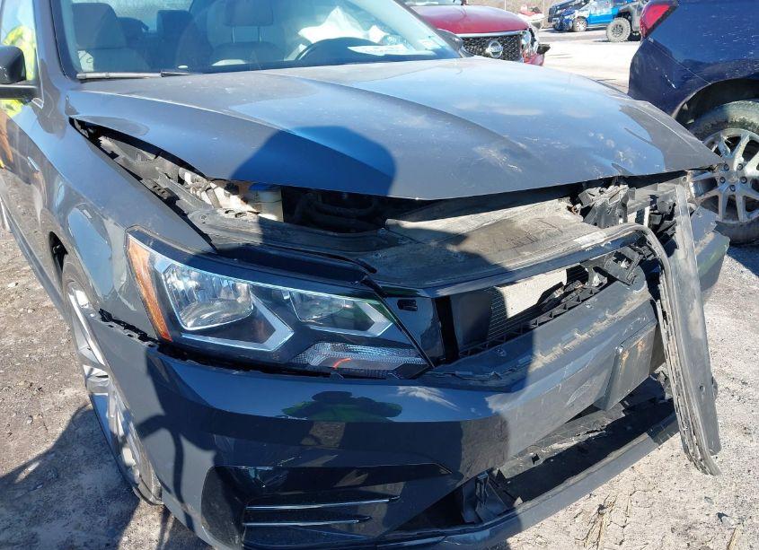 Photo 6 of 2017 Volkswagen Passat 1.8T R-LINE (VIN 1VWDT7A38HC082562)