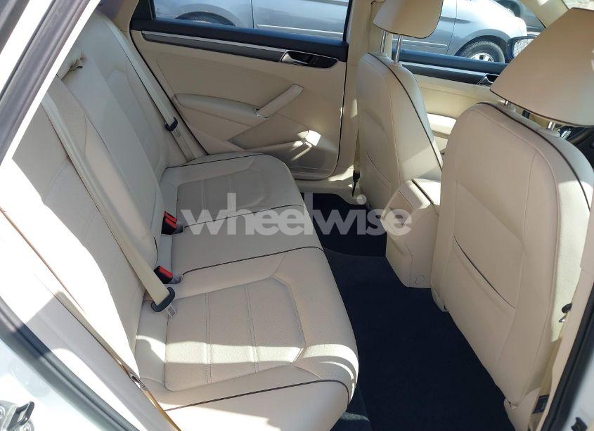 Photo 8 of 2017 Volkswagen Passat 1.8T R-LINE (VIN 1VWDT7A39HC014514)