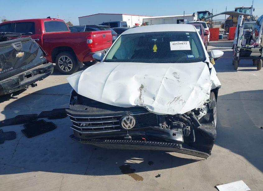 Photo 13 of 2017 Volkswagen Passat 1.8T R-LINE (VIN 1VWDT7A39HC052759)