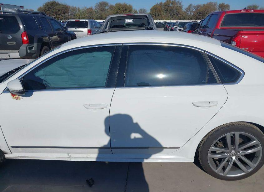 Photo 15 of 2017 Volkswagen Passat 1.8T R-LINE (VIN 1VWDT7A39HC052759)