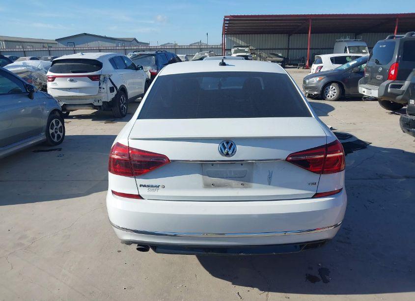Photo 17 of 2017 Volkswagen Passat 1.8T R-LINE (VIN 1VWDT7A39HC052759)