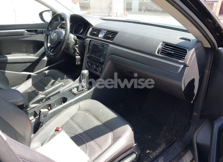 Photo 5 of 2017 Volkswagen Passat 1.8T R-LINE (VIN 1VWDT7A39HC066015)