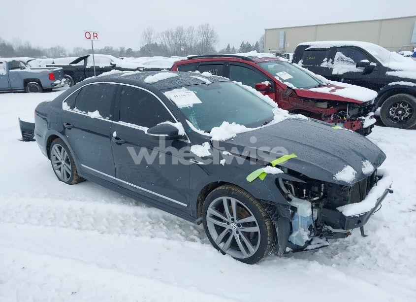 2017 Volkswagen Passat 1.8T R-LINE (VIN 1VWDT7A39HC078035) main photo