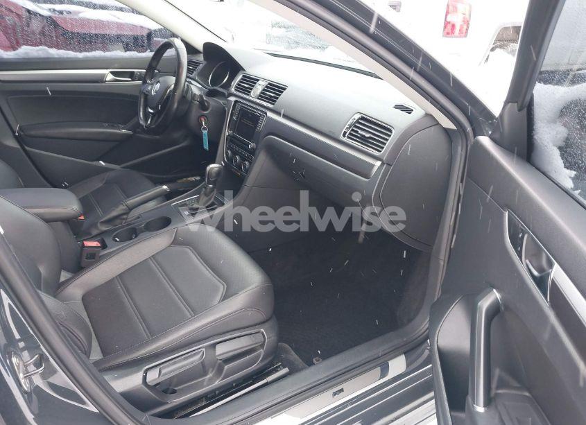 Photo 5 of 2017 Volkswagen Passat 1.8T R-LINE (VIN 1VWDT7A39HC078035)