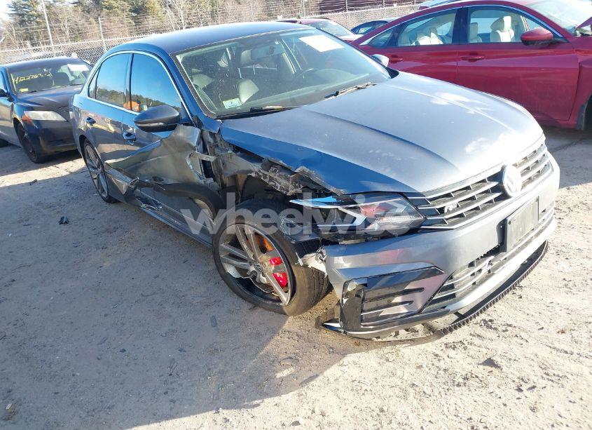 2017 Volkswagen Passat 1.8T R-LINE (VIN 1VWDT7A3XHC038398) main photo