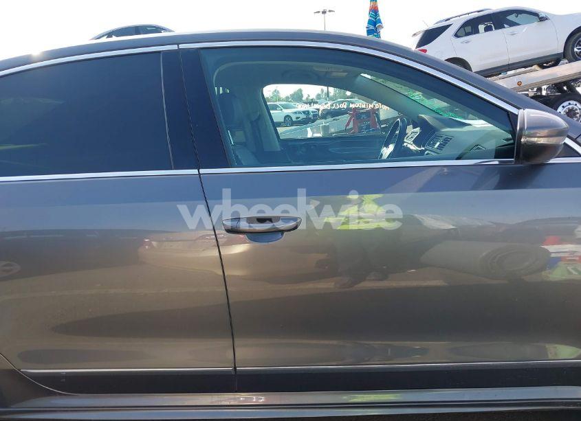 Photo 14 of 2017 Volkswagen Passat 1.8T R-LINE (VIN 1VWDT7A3XHC051006)