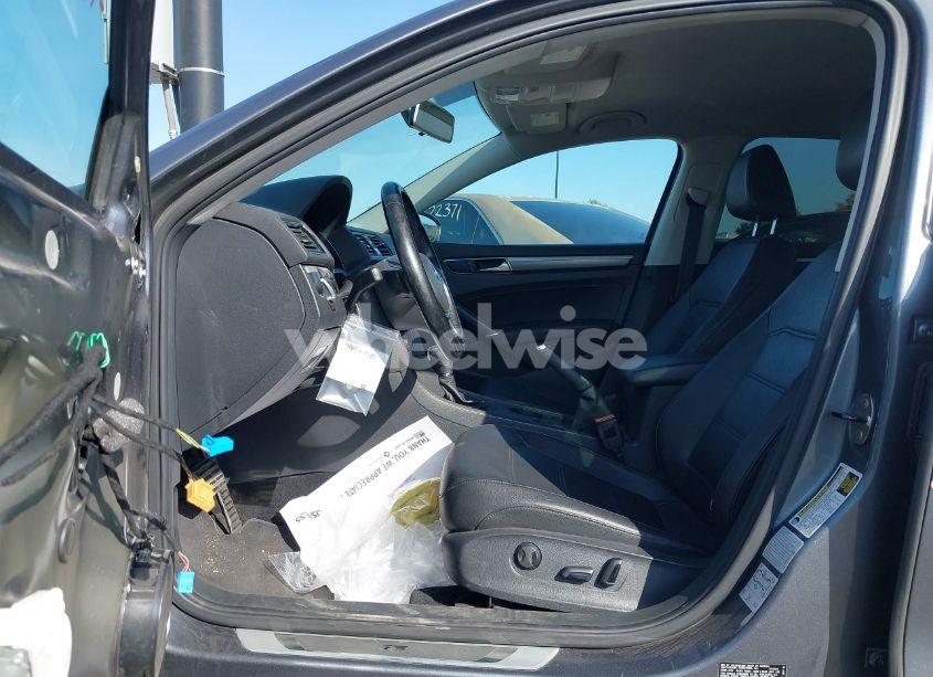 Photo 5 of 2017 Volkswagen Passat 1.8T R-LINE (VIN 1VWDT7A3XHC051006)