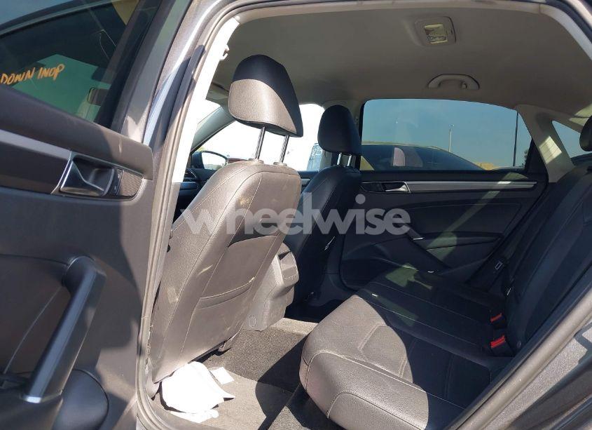 Photo 8 of 2017 Volkswagen Passat 1.8T R-LINE (VIN 1VWDT7A3XHC051006)