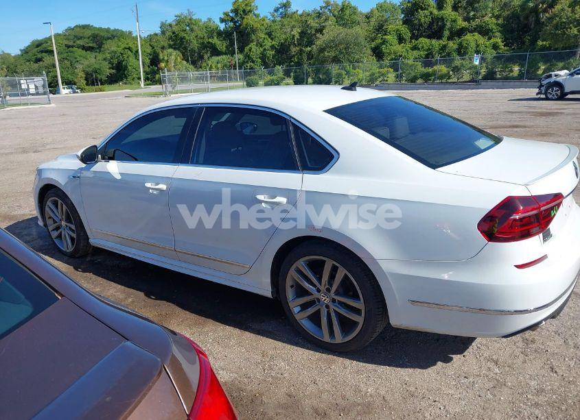 Photo 14 of 2017 Volkswagen Passat 1.8T R-LINE (VIN 1VWDT7A3XHC054164)