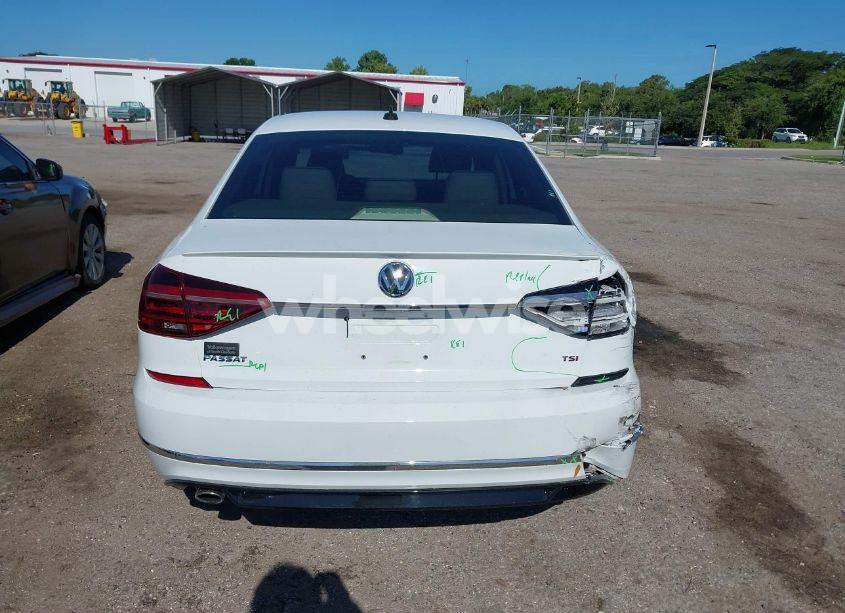 Photo 16 of 2017 Volkswagen Passat 1.8T R-LINE (VIN 1VWDT7A3XHC054164)
